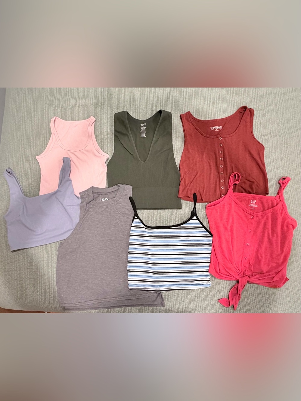 7 Piece Women’s Tank Crop Top Bundle Size Small Gap Mudd So Francesca’s